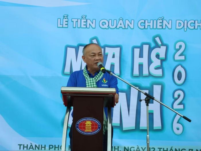 TS. Phan Thanh Định gửi gắm niềm tin đến các chiến sĩ sẽ lan tỏa những giá trị tốt đẹp của sinh viên Nhân văn trong chiến dịch Mùa Hè Xanh.