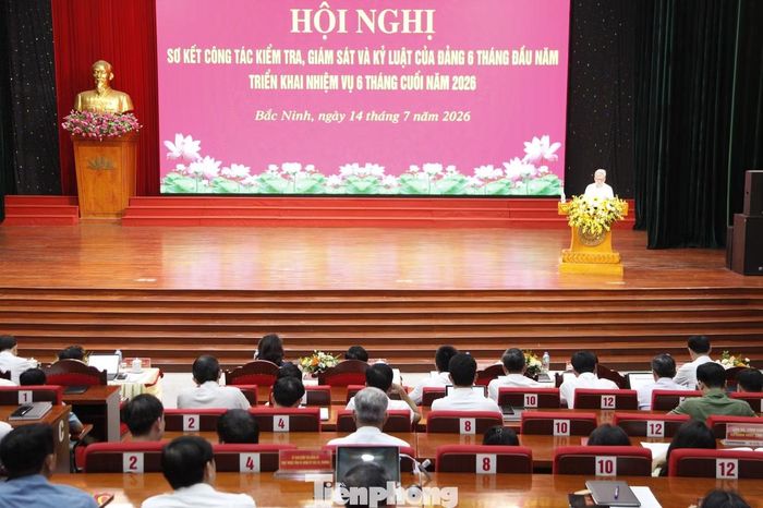 Tỉnh ủy Bắc Ninh tổ chức Hội nghị sơ kết công tác kiểm tra, giám sát và thi hành kỷ luật của Đảng 6 tháng đầu năm 2026. Ảnh: Nguyễn Thắng.