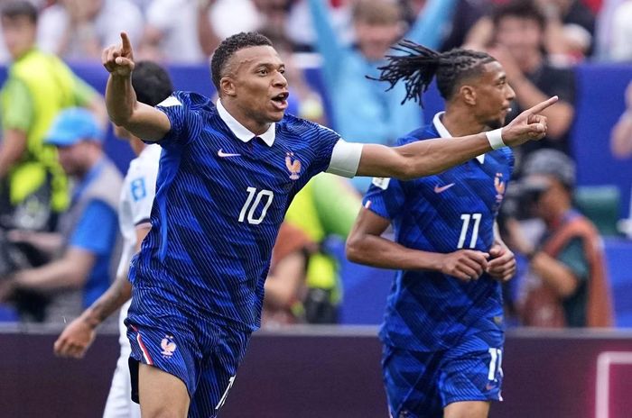 Mbappe đang bùng nổ trong màu áo tuyển Pháp, cạnh tranh danh hiệu Vua phá lưới với Lionel Messi