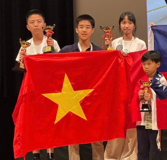 Nguyễn Quang Anh, lớp 9, Trường Quốc tế Nhật Bản đoạt Huy chương Kim Cương, top 2 thế giới ở khối 9 và Cúp The Star of The World.