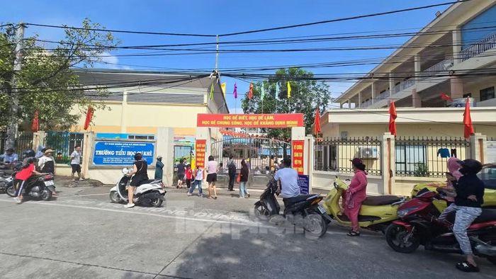 Trường Tiểu học Cự Khê, xã Bình Minh - nơi bị phản ánh xảy ra vi phạm trong công tác tổ chức bữa ăn bán trú trường học năm học 2025-2026.