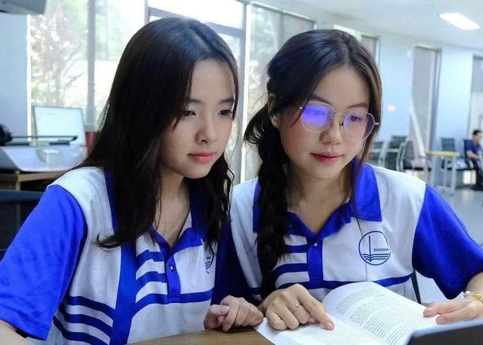 Sinh viên Đại học Quốc gia Hà Nội