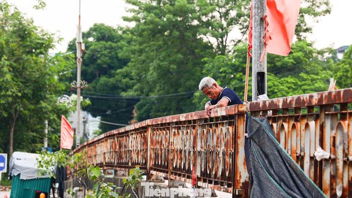Người dân sinh sống hai bên tuyến sông kỳ vọng công trình sớm hoàn thành để giảm ngập úng, cải thiện môi trường và tạo diện mạo khang trang hơn cho khu vực.