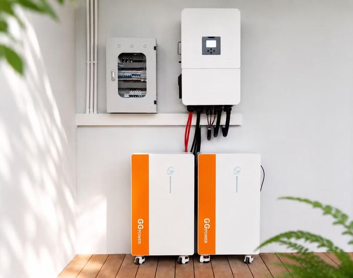 02 pin lưu trữ năng lượng GG Power 16kW được tích hợp cùng hệ thống điện mặt trời và biến tần hybrid