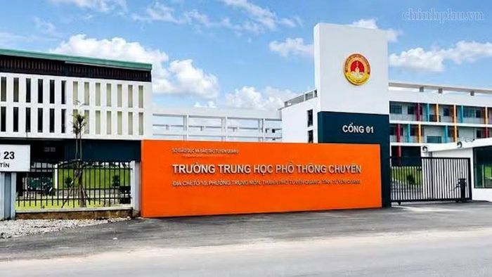  Vụ điểm thi môn Toán tại Tuyên Quang gây bất thường dư luận. 
