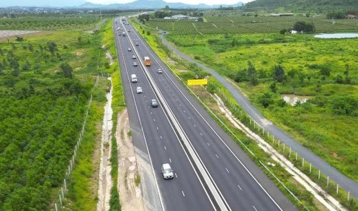 Cục Đường bộ Việt Nam triển khai thu phí 5 tuyến cao tốc Bắc - Nam từ ngày 15/7.