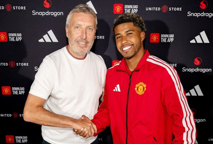 Tại đội bóng mới, Andrey Santos sẽ mặc áo số 17 - Ảnh: MUFC