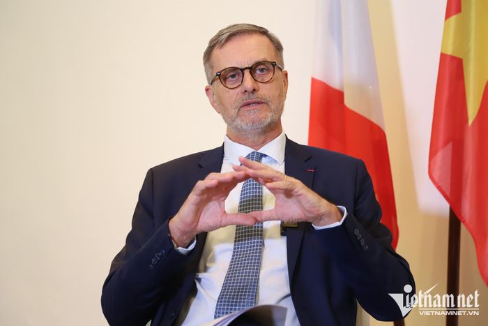 Đại sứ Pháp tại Việt Nam Olivier Brochet