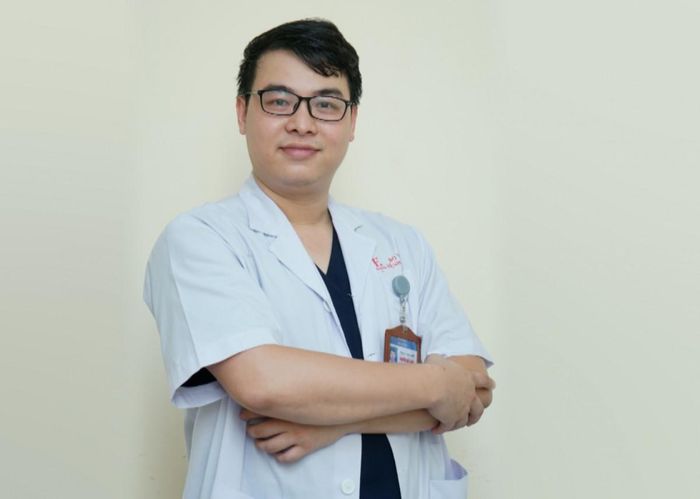 BS Nguyễn Thế Thịnh - chia sẻ về yếu tố suy thận. Ảnh: BSCC