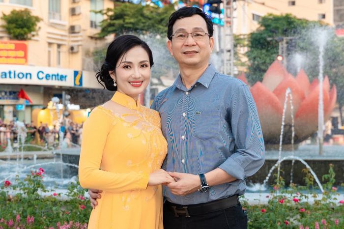 MC Phương Thảo và ông xã là Tiến sĩ - bác sĩ Nguyễn Minh Hảo Hớn.