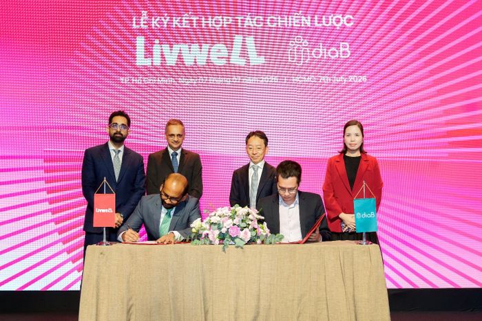 Đại diện LivWell tiến hành ký kết hợp tác chiến lược với InSmart và DiaB