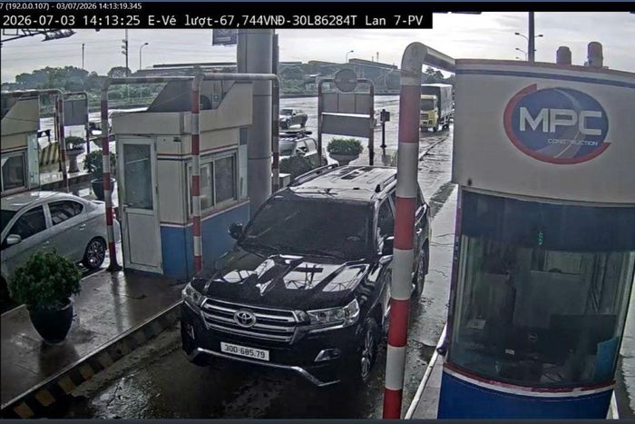 Chiếc xe Toyota Land Cruiser đi qua trạm thu phí Pháp Vân được đeo biển số 30D-685.79. Ảnh: Phòng CSGT, Công an tỉnh Thanh Hóa.