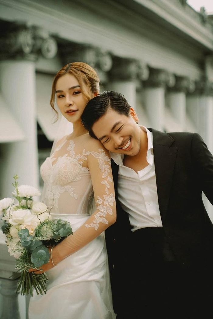 Người mẫu Lê Thu Trang tiết lộ lần đầu được mời chụp ảnh cưới cũng là dịp gặp gỡ định mệnh, 3 năm sau chính cô kết hôn với Quang Sơn từ bộ ảnh đó.