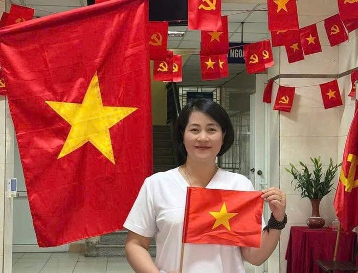 Chị Nguyễn Thị Mai Hương - Điều dưỡng trưởng khoa Bệnh nhiệt đới, Bệnh viện Đa khoa Đống Đa (Ảnh: Sở Y tế).
