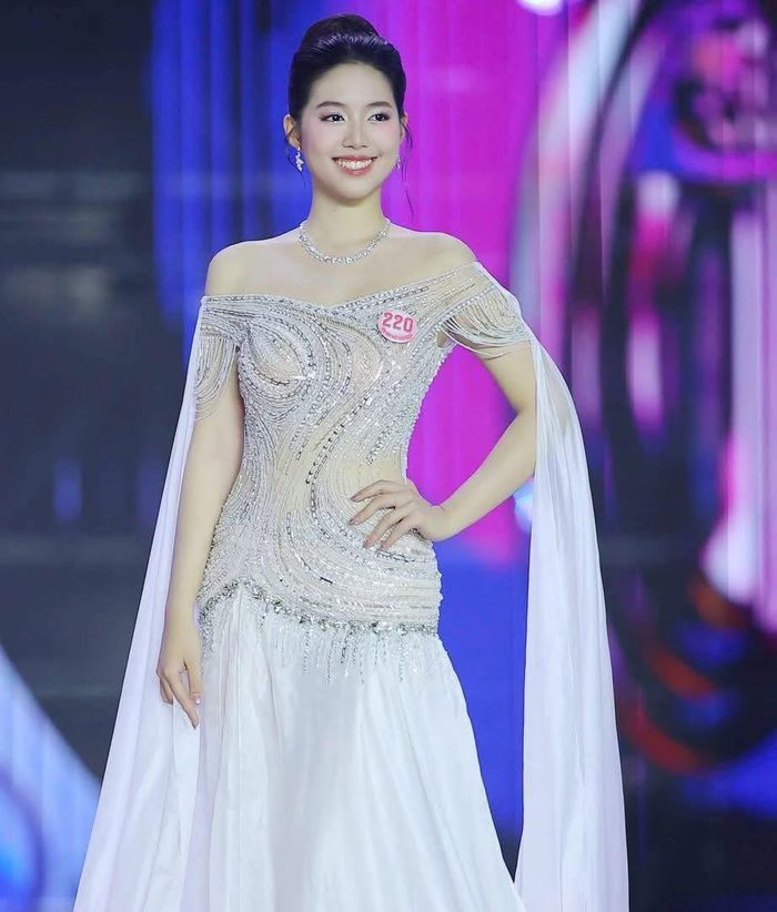 Trần Ngọc Châu Anh trong cuộc thi sắc đẹp.