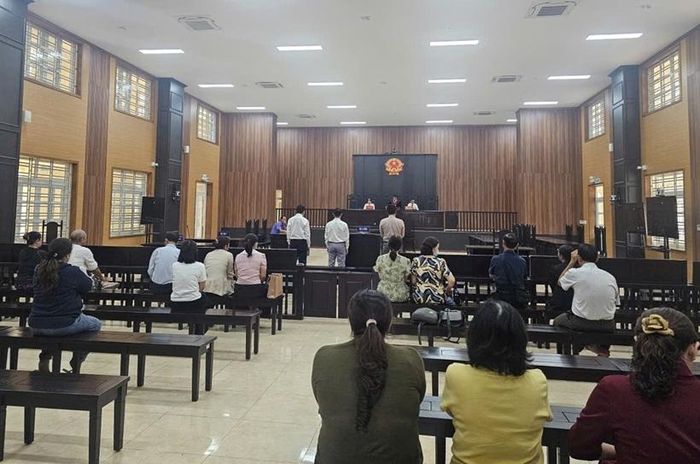 Các bị cáo tại phiên tòa.