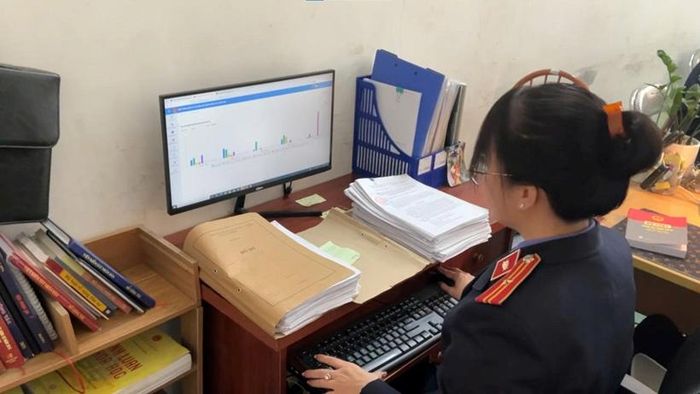  Kiểm sát viên nhập án trên nền tảng phần mềm Quản lý án hình sự.