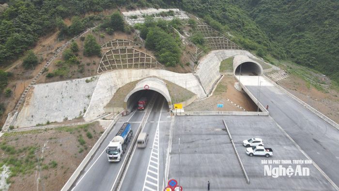 Hầm Thần Vũ trên cao tốc Bắc - Nam. Ảnh: Nguyễn Toàn