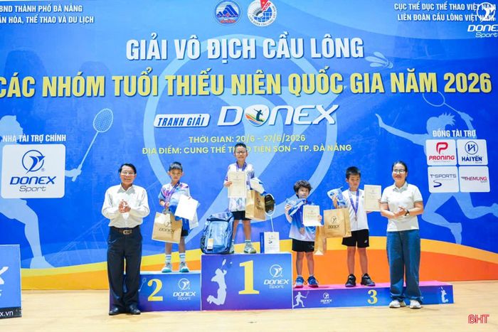 Lần đầu thử sức ở sân chơi chuyên nghiệp, Minh Đăng đã gây ấn tượng lớn với người hâm mộ bởi lối đánh tốc độ.