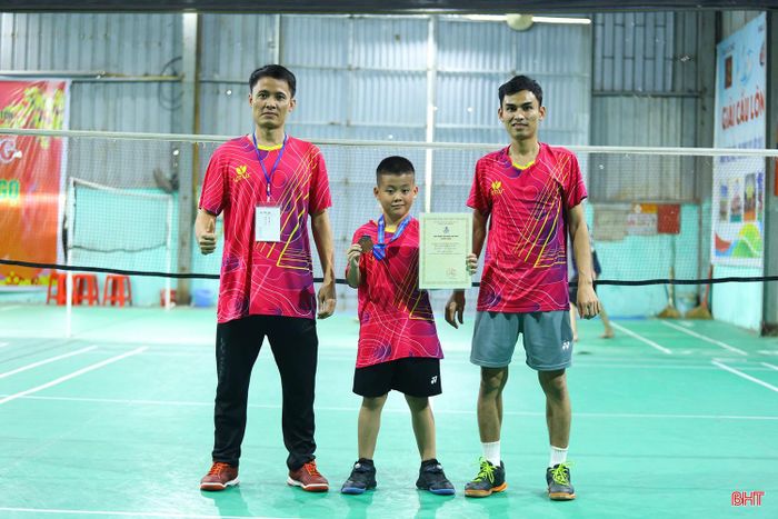 Từ 4 tuổi, Minh Đăng đã tập luyện cầu lông tại CLB cầu lông Hiếu Nghèn Badminton.