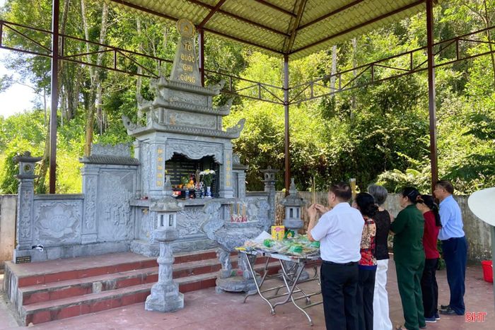 Am thờ tưởng niệm 6 nữ liệt sĩ TNXP được xây dựng vào năm 2021 và tiếp tục tu bổ, hoàn thiện vào năm 2024.