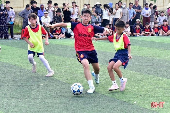 Giải Bóng đá thiếu niên phường Bắc Hồng Lĩnh năm 2026 diễn ra trong từ ngày 14 đến ngày 18/7/2026.
