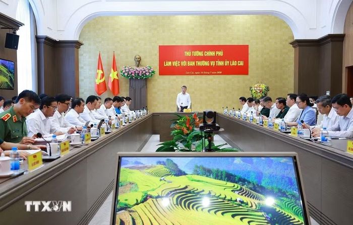 Thủ tướng Lê Minh Hưng làm việc với Ban Thường vụ Tỉnh ủy Lào Cai. (Ảnh: Dương Giang/TTXVN)