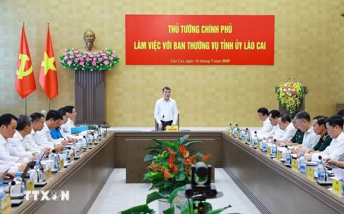 Thủ tướng Lê Minh Hưng làm việc với Ban Thường vụ Tỉnh ủy Lào Cai. (Ảnh: Dương Giang/TTXVN)