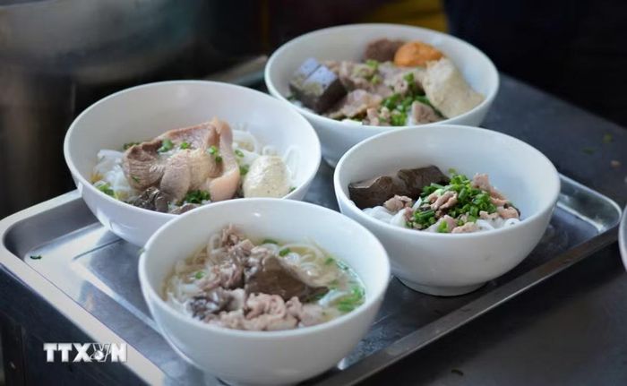 Bún bò Huế trở thành Di sản văn hóa phi vật thể quốc gia thuộc loại hình Tri thức dân gian. (Ảnh: Văn Dũng/TTXVN)