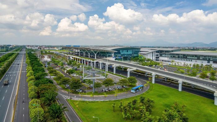 Sự cải thiện đồng đều ở các khu vực kinh tế trong nửa đầu năm chính là bệ đỡ giúp nền kinh tế có thêm cơ sở thực tế để nỗ lực thực hiện kịch bản tăng trưởng cao trong giai đoạn tiếp theo. (Ảnh: Phan Công/Vietnam+)