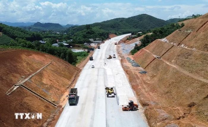 Đến giữa tháng 7/2026, giá trị xây lắp lũy kế đạt 3.745,805/4.862,985 tỷ đồng, đạt 77,03% giá trị hợp đồng. (Ảnh: Quốc Khánh/TTXVN)
