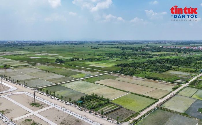 Để tăng kết nối cho khu vực, Hà Nội đang tập trung đầu tư cầu Tứ Liên bắc qua sông Hồng và tuyến đường kết nối sân bay Gia Bình đi qua xã Thư Lâm. Khi hai dự án hoàn thành, thời gian và khoảng cách di chuyển từ Thư Lâm, Phúc Thịnh vào khu vực nội thành sẽ được rút ngắn đáng kể.