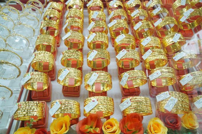 Các sản phẩm trang sức vàng 24K, vàng nhẫn và vàng miếng được nhiều người quan tâm.