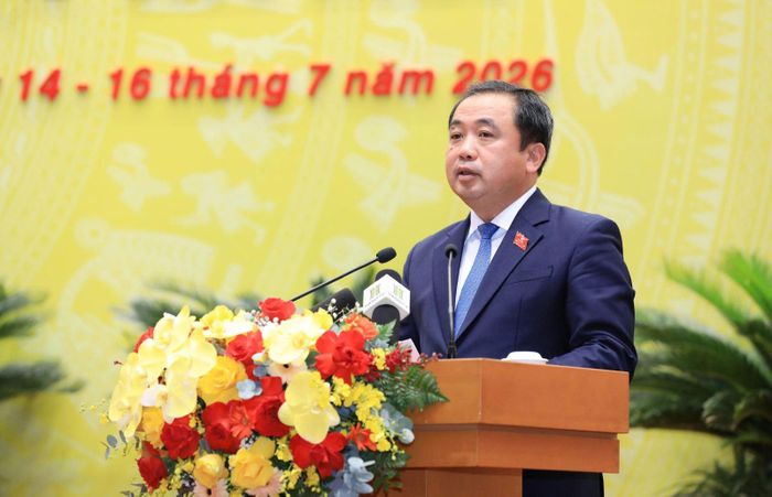 Bí thư Thành ủy Hà Nội Trần Đức Thắng phát biểu tại kỳ họp.