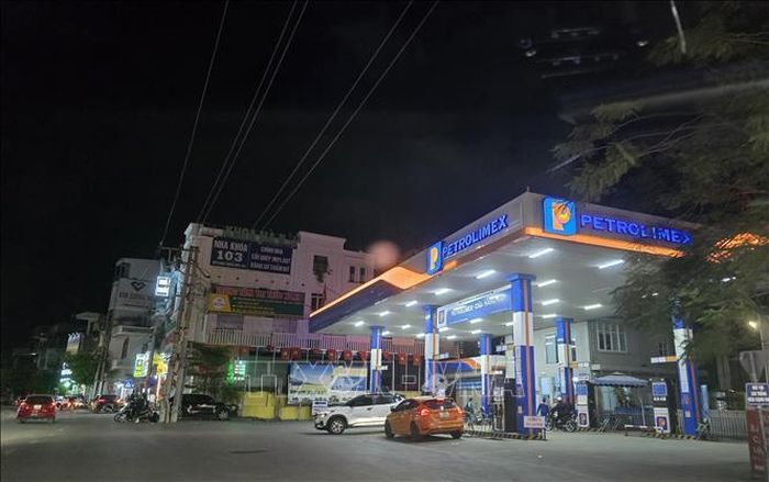 Một cửa hàng bán xăng dầu trên địa bàn tỉnh Quảng Ninh. Ảnh minh họa: Thanh Vân/TTXVN