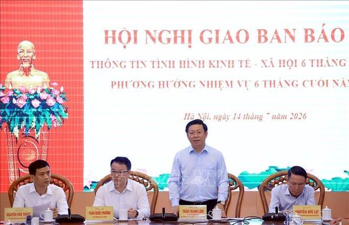Phó trưởng Ban Tuyên giáo và Dân vận Trung ương Trần Thanh Lâm chủ trì hội nghị. Ảnh: Tuấn Anh/TTXVN