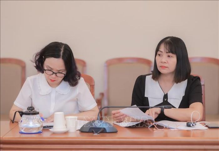 Các đại biểu tham dự.