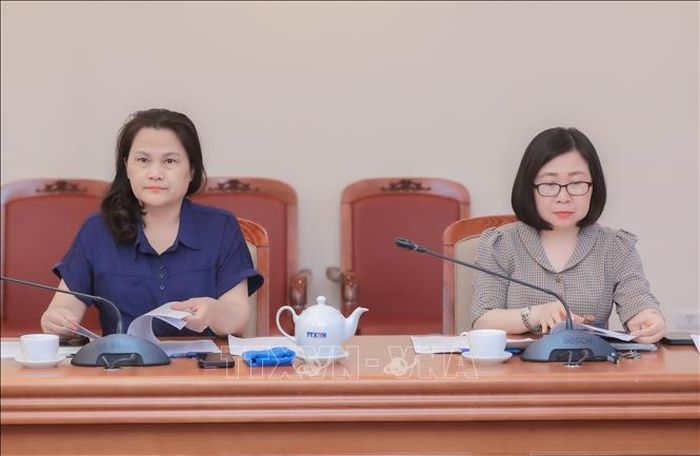 Các đại biểu tham dự.