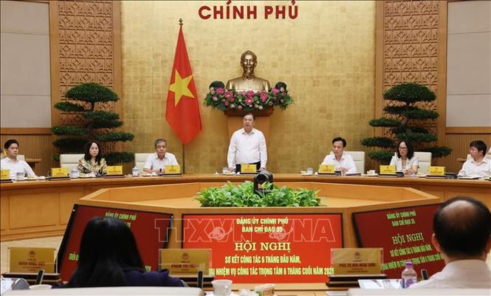 Ủy viên Bộ Chính trị, Phó Bí thư Thường trực Đảng ủy Chính phủ, Phó Thủ tướng Thường trực Phạm Gia Túc, Trưởng Ban Chỉ đạo 35 Đảng ủy Chính phủ chủ trì hội nghị. Ảnh: Lâm Khánh/TTXVN