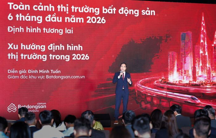 Ông Đinh Minh Tuấn, Giám đốc khu vực miền Nam của Batdongsan.com.vn trình bày tại sự kiện.