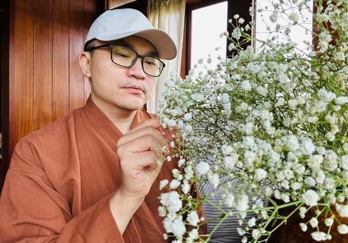 MC Đại Nghĩa sống giản dị.
