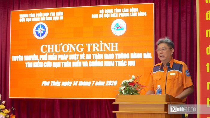 Ông Lương Trường Phi, Phó Giám đốc Trung tâm Phối hợp tìm kiếm cứu nạn hàng hải khu vực III.