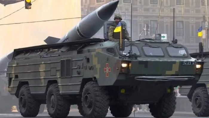 Tên lửa đạn đạo chiến thuật OTR-21 Tochka của Quân đội Ukraine. Ảnh: MW.