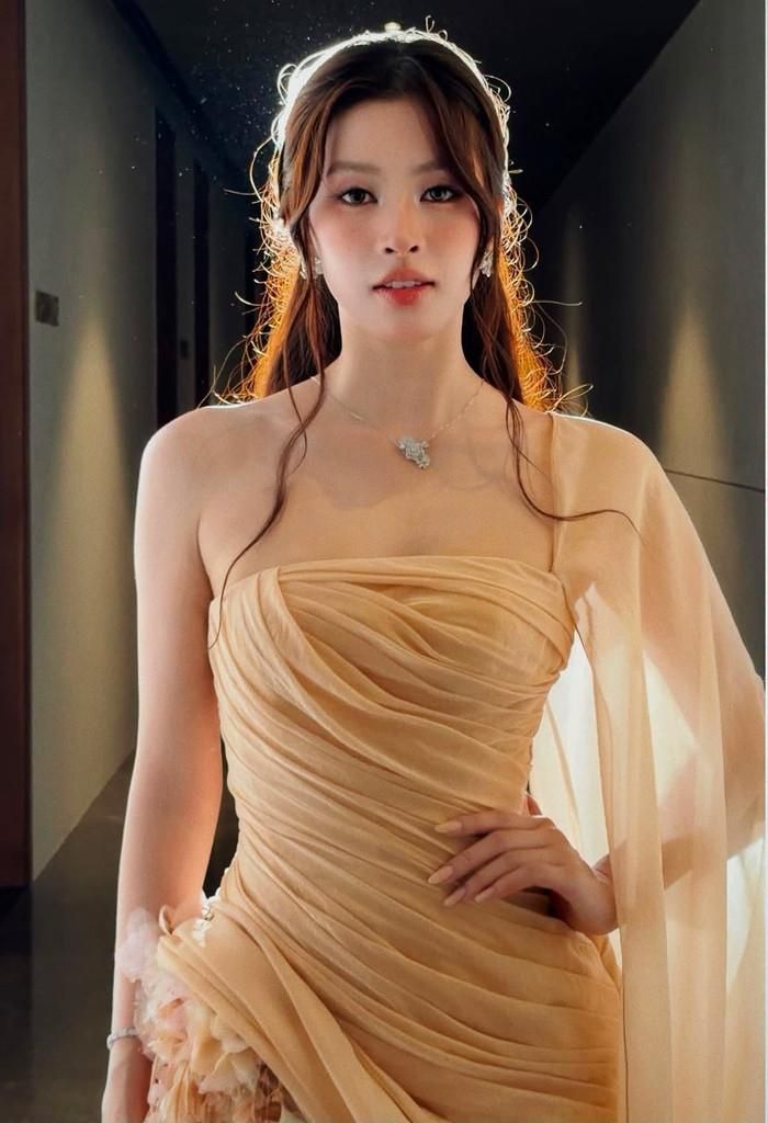 "Nhan sắc nghìn năm có một" của Hoa hậu Tiểu Vy. (Ảnh: FBNV)