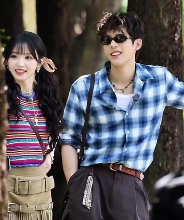 Vương An Vũ và Điền Hi Vi trong show Bận rộn truy tìm kho báu.