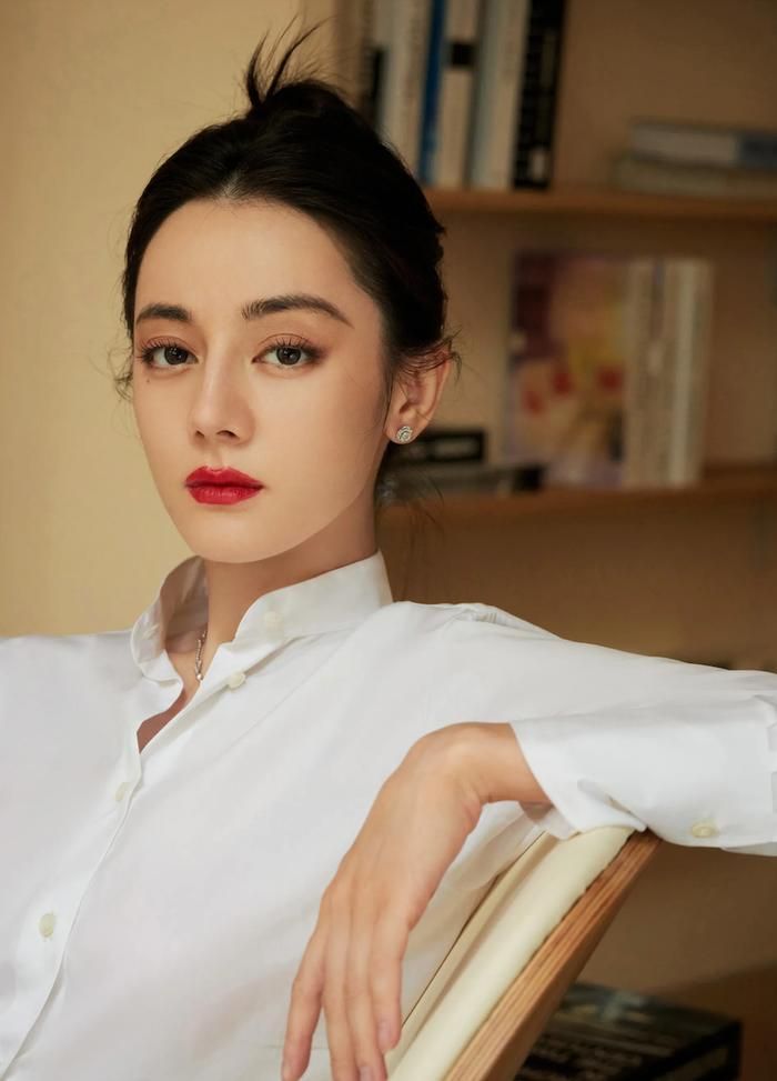 4 bộ phim điện ảnh do Địch Lệ Nhiệt Ba đóng chính đều vượt mốc doanh thu 100 triệu NDT.