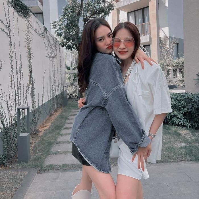 Khả Như và Ninh Dương Lan Ngọc là chị em thân thiết trong showbiz Việt.