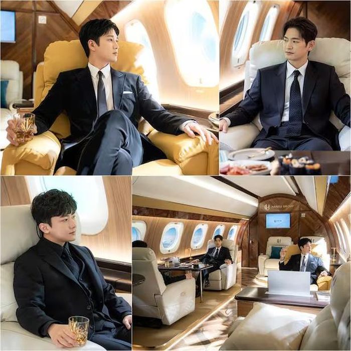 Ahn Bo Hyun cùng dàn đồng đội khoe phong cách lịch lãm trong phim mới. (Nguồn: CHOSUN)