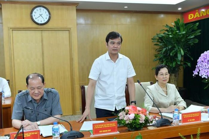 Các đại biểu phát biểu tại phiên họp