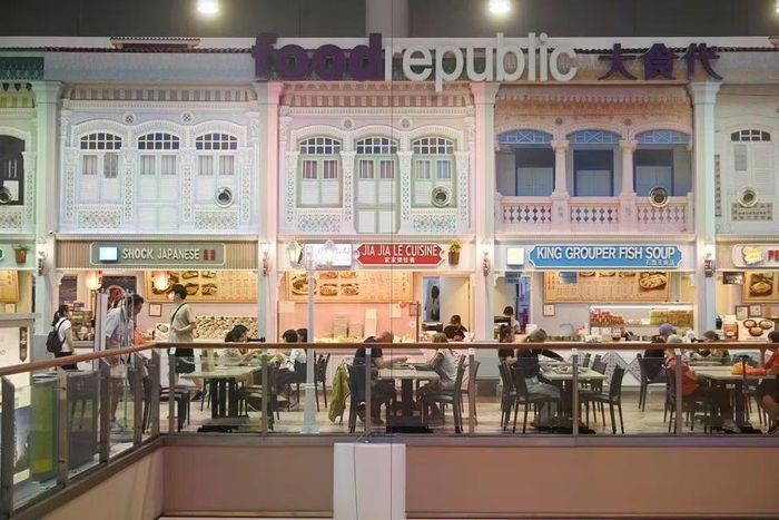 Bên cạnh mô hình khu ẩm thực trong trung tâm thương mại, Food Republic còn hợp tác với các trường học và doanh nghiệp tại Trung Quốc để vận hành căng tin và cung cấp suất ăn cho nhân viên, qua đó mở ra hướng tăng trưởng mới